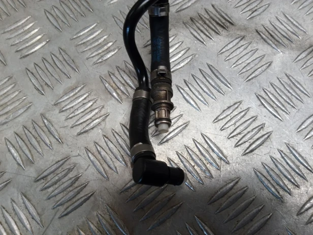 Przewody paliwa wtryskiwacze BMW R 1200RT K26 10-14r   PN. 13617672335