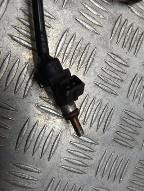 Przewody paliwa wtryskiwacze BMW R 1200RT K26 10-14r   PN. 13617672335