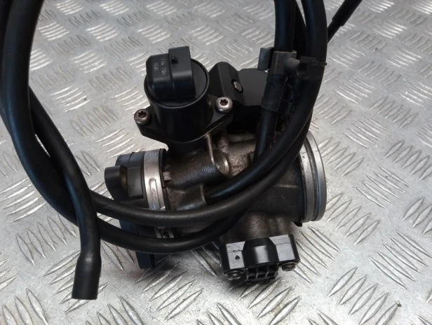Przepustnica prawa BMW R 1200RT K26 10-14r   PN. 13547712613
