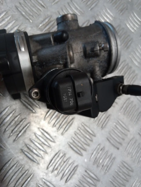 Przepustnica lewa BMW R 1200RT K26 10-14r   PN. 13547712614