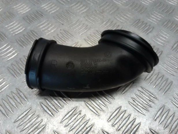 Krócieć ssący prawy BMW R 1200RT K26 10-14r   PN. 13717712622