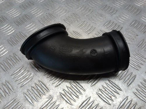 Króciec ssący lewy BMW R 1200RT K26 10-14r   PN. 13717712621