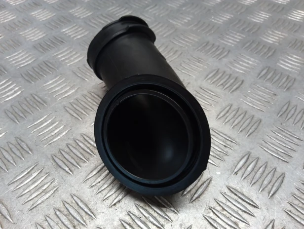 Króciec ssący lewy BMW R 1200RT K26 10-14r   PN. 13717712621