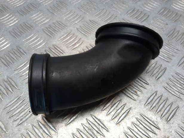 Króciec ssący lewy BMW R 1200RT K26 10-14r   PN. 13717712621