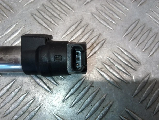 Cewka zapłonowa kątowa prawa BMW R 1200RT K26 10-14r   PN. 12138520174