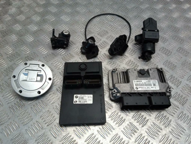 Stacyjka, korek paliwa zamki, moduły BMW R 1200RT K26 10-14r   PN. 61318543110