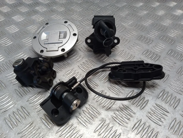 Stacyjka, korek paliwa zamki, moduły BMW R 1200RT K26 10-14r   PN. 61318543110