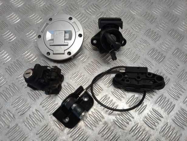 Stacyjka, korek paliwa zamki, moduły BMW R 1200RT K26 10-14r   PN. 61318543110
