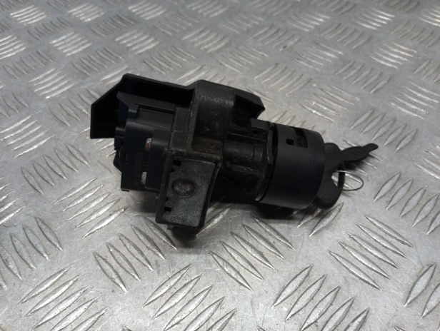 Stacyjka, korek paliwa zamki, moduły BMW R 1200RT K26 10-14r   PN. 61318543110