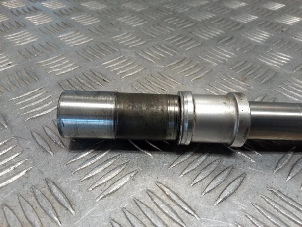 Ośka oś koła przód BMW R 1200RT K26 10-14r   PN. 36318526446