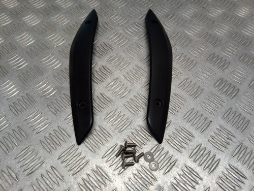 Osłona mocowania szyby przód lewa prawa  BMW R 1200RT K26 10-14r   PN. 46637681295