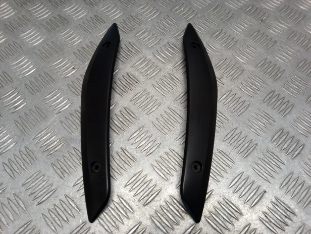 Osłona mocowania szyby przód lewa prawa  BMW R 1200RT K26 10-14r   PN. 46637681295