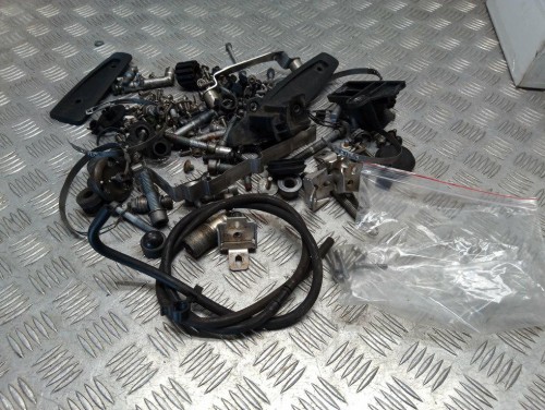 Śruby, uchwyty różności BMW R 1200RT K26 10-14r