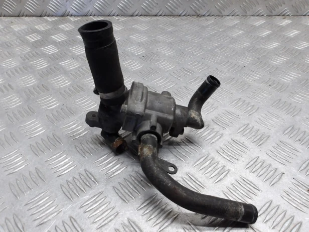 Termostat obudowa termostatu YAMAHA XVZ 1300 ROYAL STAR VENTURE 99-13r   PN. 4XY-12417-00