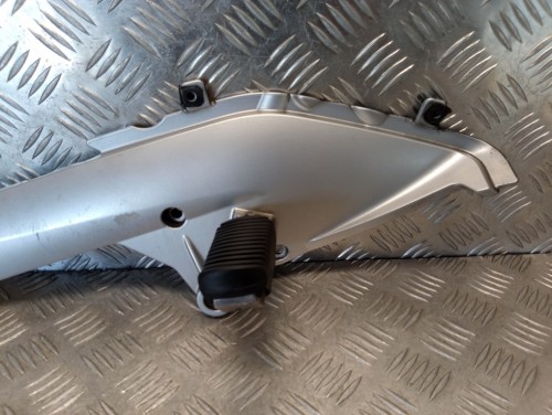 Set mocowanie podnóżka prawy BMW R 1200RT K26 03-14r   PN. 46717675290