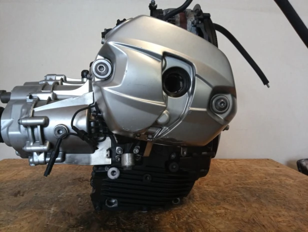 Silnik kompletny skrzynia biegów BMW R 1200RT K26 10-14r   PN. 11007716691