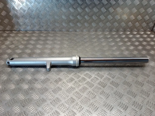 Laga zawieszenia przód prawa YAMAHA XVS 950 MIDNIGHT STAR 09-17r   PN. 5S7-23103-01