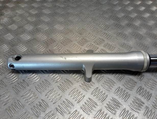 Laga zawieszenia przód prawa YAMAHA XVS 950 MIDNIGHT STAR 09-17r   PN. 5S7-23103-01