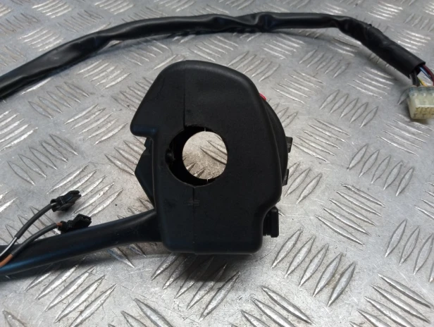 Przełącznik prawy starter YAMAHA XVS 950 MIDNIGHT STAR 09-17r   PN. 5S7-83972-00
