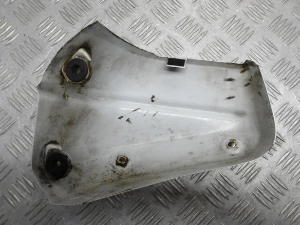 Osłona boczek owiewka lewa YAMAHA XVZ 1300 ROYAL STAR VENTURE 99-13r   PN. 4NK-21711-00