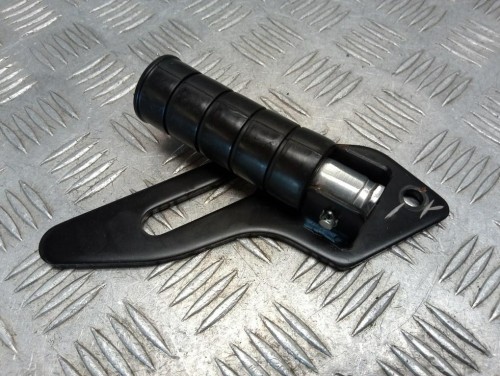 Set podnóżek pasażera prawy YAMAHA XVS 950 MIDNIGHT STAR 09-17r   PN. 5S7-27440-00
