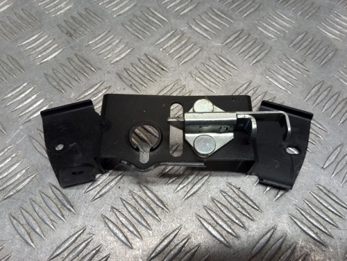Stelaż mocowanie zamek siedzenia przód YAMAHA XVS 950 MIDNIGHT STAR 09-17r   PN. 5S7-21341-00