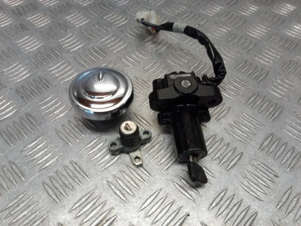 Stacyjka korek wlewu zamek YAMAHA XVS 950 MIDNIGHT STAR 09-17r   PN. 3D8-82501-02