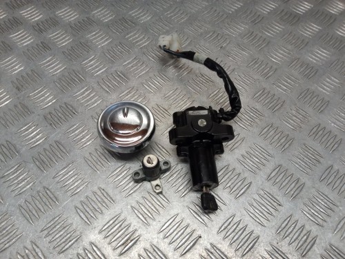 Stacyjka korek wlewu zamek YAMAHA XVS 950 MIDNIGHT STAR 09-17r   PN. 3D8-82501-02