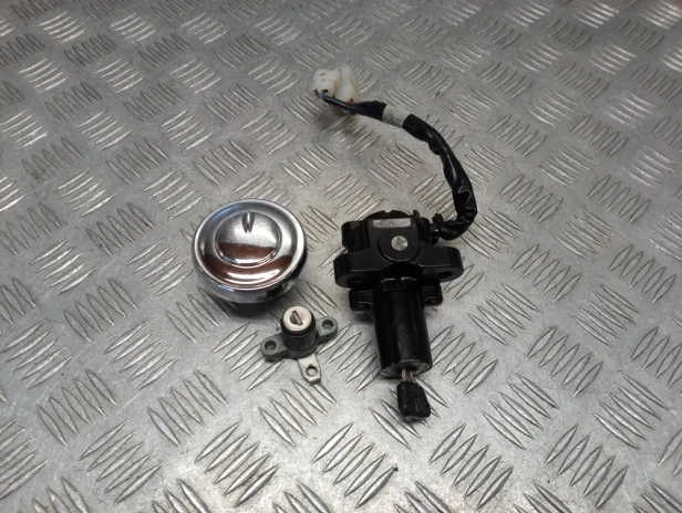 Stacyjka korek wlewu zamek YAMAHA XVS 950 MIDNIGHT STAR 09-17r   PN. 3D8-82501-02