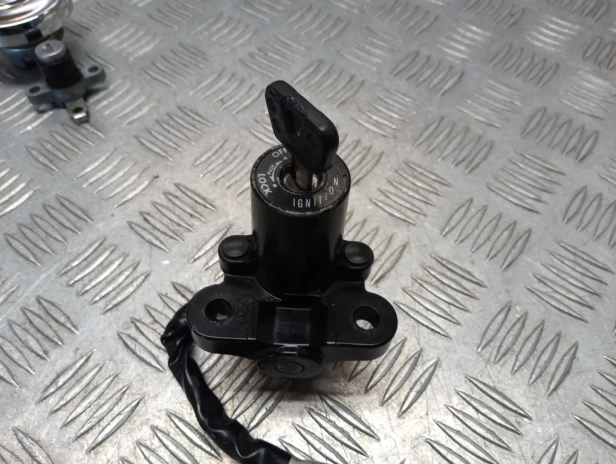 Stacyjka korek wlewu zamek YAMAHA XVS 950 MIDNIGHT STAR 09-17r   PN. 3D8-82501-02