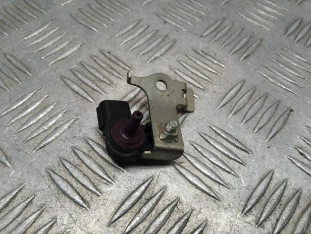 Czujnik ciśnienia map sensor YAMAHA XVS 950 MIDNIGHT STAR 09-17r   PN. 5S7-82380-00