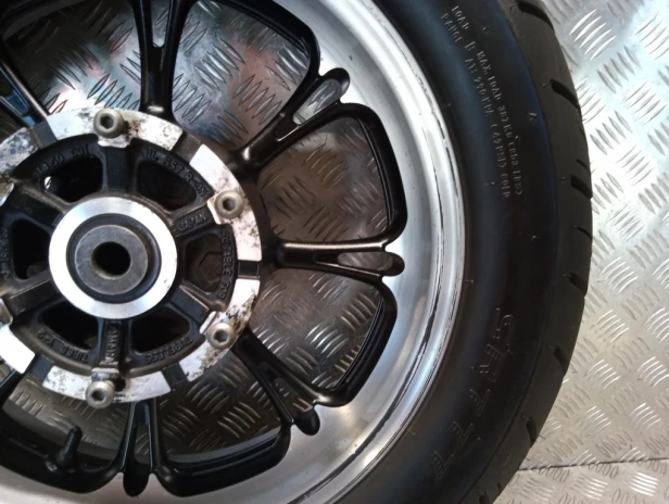 Felga koło tył J16M/CxMT4.50 YAMAHA XVS 950 MIDNIGHT STAR 09-17r   PN. 5S7-25338-01