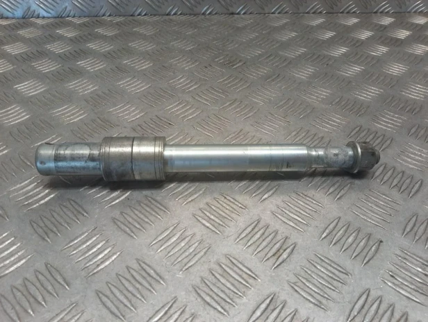 Ośka oś koła przód HARLEY DAVIDSON DYNA STREET BOB FXDB 07-17r   PN. 41628-08