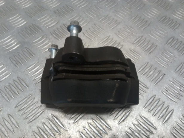 Zacisk hamulca przód lewy HARLEY DAVIDSON DYNA STREET BOB FXDB 07-17r   PN. 41300001