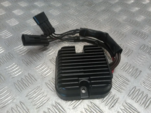 Regulator napięcia VICTORY VEGAS / 8-BALL 06-10r   PN. 4011062