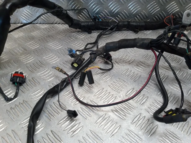 Instalacja elektryczna wiązka główna VICTORY VEGAS / 8-BALL 05-06r   PN. 2461226