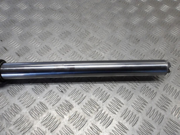 Laga zawieszenia przód prawa YAMAHA XVZ 1300 ROYAL STAR VENTURE 99-13r   PN. 4XY-23103-00