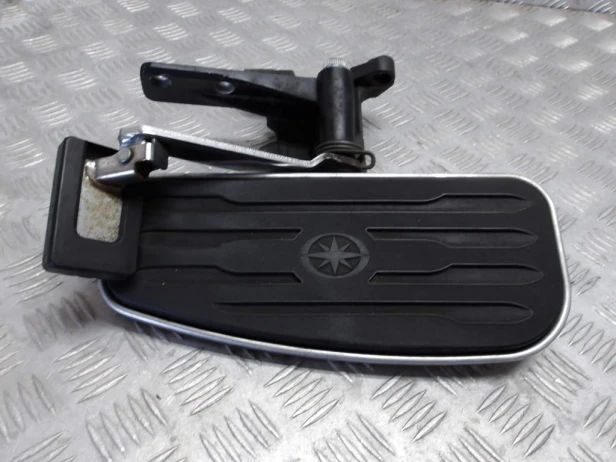 Set podest prawy dźwignia hamulca tył YAMAHA XVZ 1300 ROYAL STAR VENTURE 96-13r   PN. 4XY-27420-10