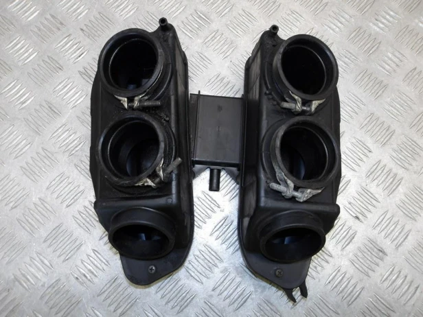 Airbox obudowa puszka powietrza YAMAHA XVZ 1300 ROYAL STAR VENTURE 99-13r   4XY-14411-00