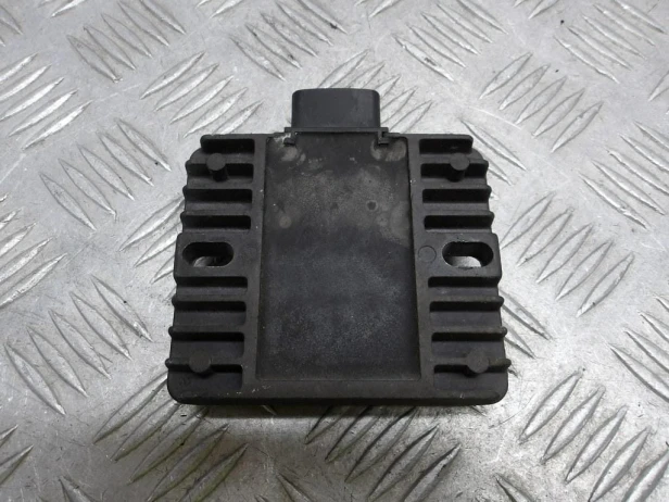 Regulator napięcia YAMAHA XVZ 1300 ROYAL STAR VENTURE 99-13r   PN. 4XY-81960-00