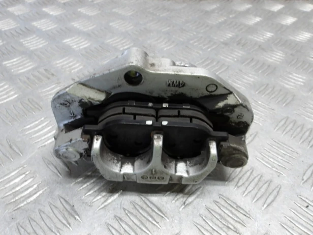 Zacisk hamulca przedni lewy YAMAHA XVZ 1300 ROYAL STAR VENTURE 99-13r   PN. 4WM-2580T-01