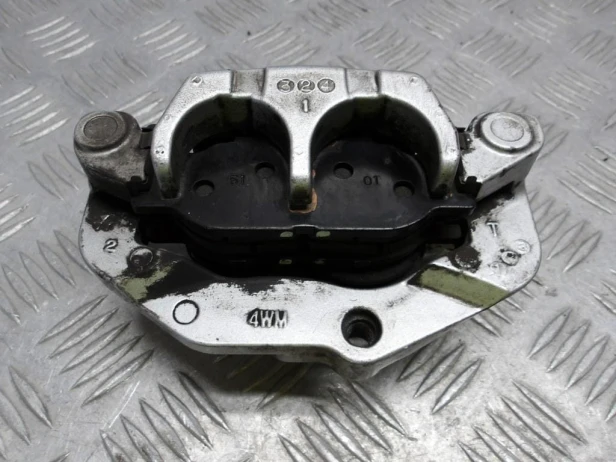 Zacisk hamulca przedni lewy YAMAHA XVZ 1300 ROYAL STAR VENTURE 99-13r   PN. 4WM-2580T-01