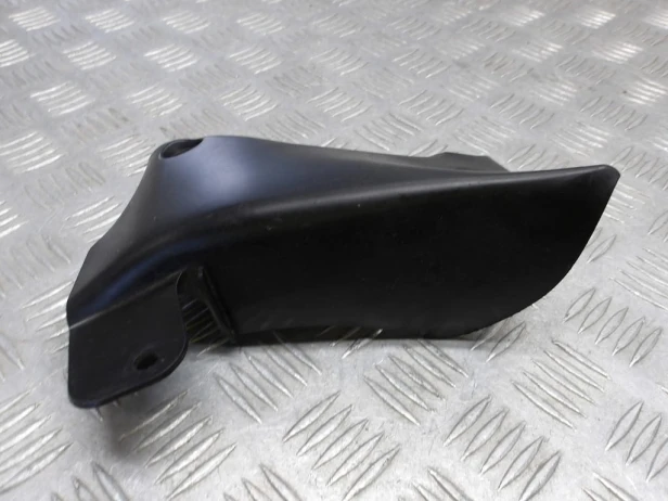 Osłona wypełnienie gmola lewego górne YAMAHA XVZ 1300 ROYAL STAR VENTURE 99-13r   PN. 4XY-2835N-00