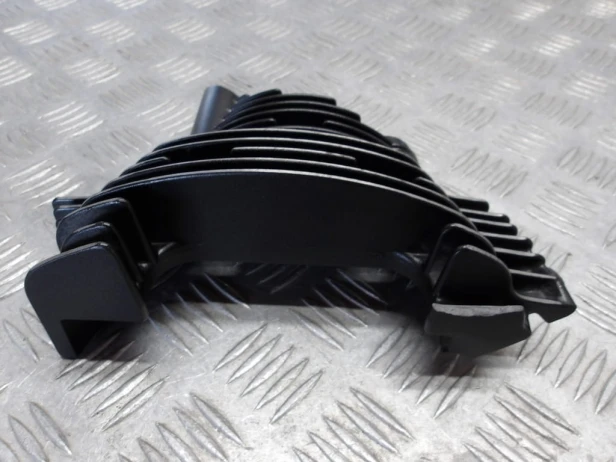 Osłona głowicy cylindra przód lewa YAMAHA XVZ 1300 ROYAL STAR VENTURE 99-13r   PN. 4XY-11187-20