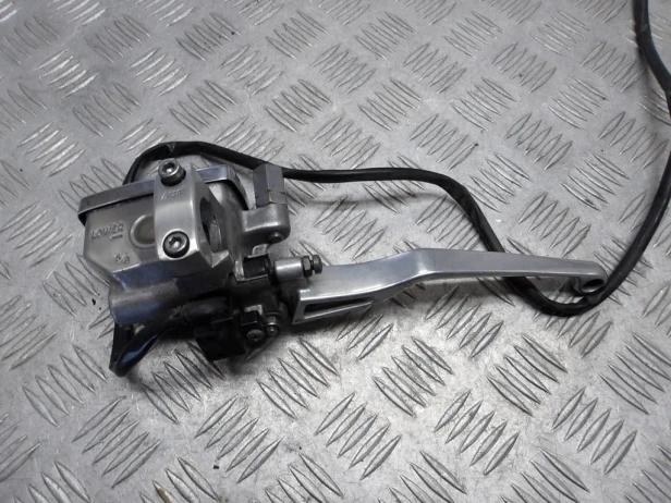 Pompa hamulca przedniego YAMAHA XVZ 1300 ROYAL STAR VENTURE 99-06r   PN. 4XY-W2587-01