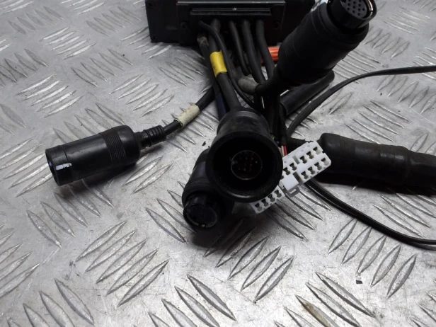 Radio moduł radia Amp Power YAMAHA XVZ 1300 ROYAL STAR VENTURE 99-13r   PN. 4XY-88132-01