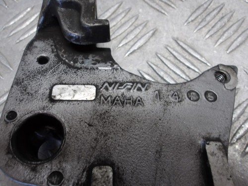Jarzmo mocowanie zacisku hamulca tył HONDA VT 1100 C2 SHADOW SABRE 00-07r   PN. 43110-MAH-671