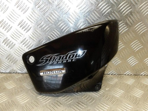Boczek osłona bocznka prawa HONDA VT 1100 C2 SHADOW SABRE 00-07r   PN. 83510-MCK-A60