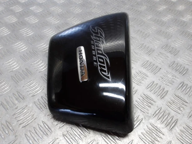 Boczek osłona boczna lewa HONDA VT 1100 C2 SHADOW SABRE 00-07r   PN. 83610-MCK-A60