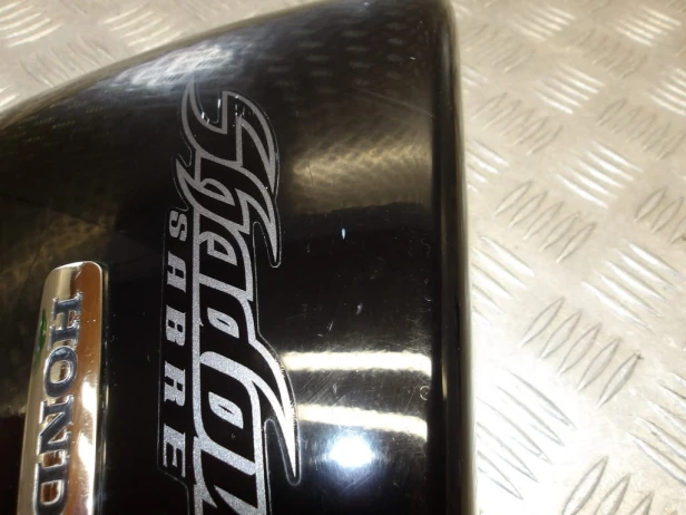 Boczek osłona boczna lewa HONDA VT 1100 C2 SHADOW SABRE 00-07r   PN. 83610-MCK-A60